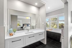 5A Hazelton Dr, Moss Vale NSW 2577, Australia