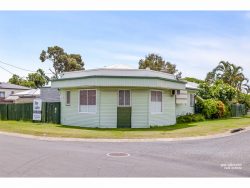 111 Leamington St, Berserker QLD 4701, Australia