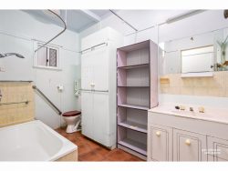 111 Leamington St, Berserker QLD 4701, Australia