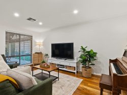 18 Angle Rd, Seaford Meadows SA 5169, Australia