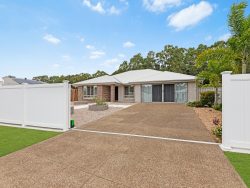 22 Waters Edge Dr, Craignish QLD 4655, Australia