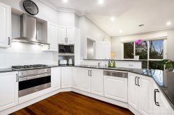 25 Beckett Rd, Donvale VIC 3111, Australia