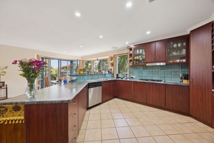 9 Carolyn Jackson Dr, Jerrabomberra NSW 2619, Australia