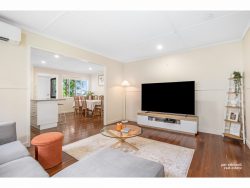 9 Gardner St, The Range QLD 4700, Australia