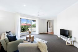 27 Conondale Ct, Torquay QLD 4655, Australia