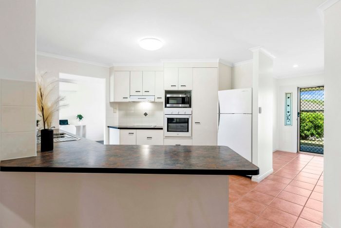 27 Conondale Ct, Torquay QLD 4655, Australia
