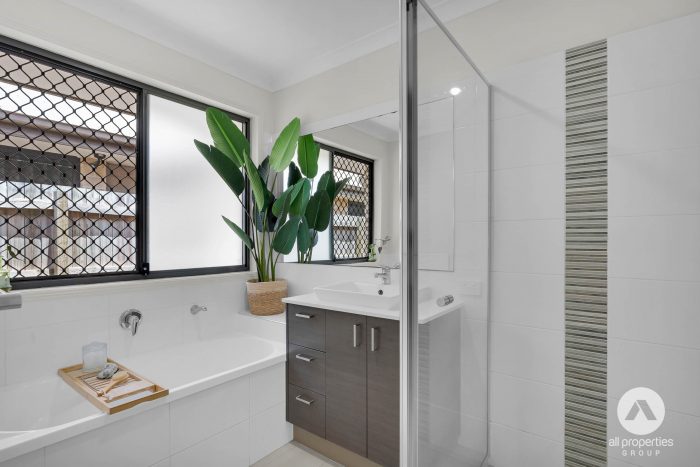 5 Coolridge Circuit, Yarrabilba QLD 4207, Australia