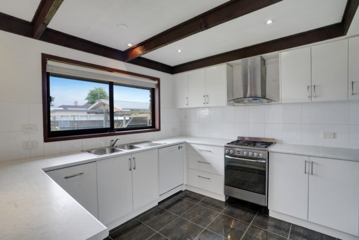 40 Dickens St, Hamilton VIC 3300, Australia