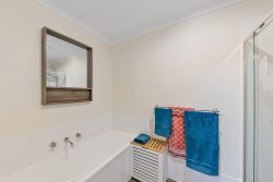 94 Eccles Cct, MacGregor ACT 2615, Australia