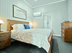 38 Esmond St, Rockville QLD 4350, Australia