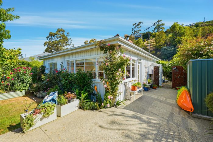 24 Ewing Ave, Kingston Beach TAS 7050, Australia