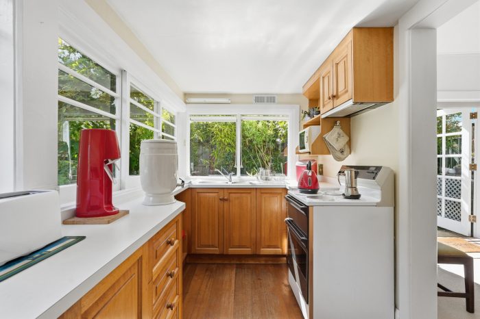 24 Ewing Ave, Kingston Beach TAS 7050, Australia
