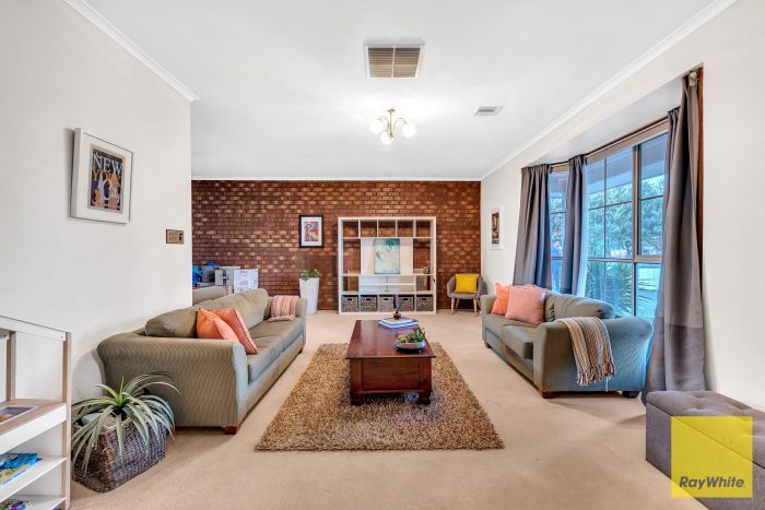 13 Fernwood Dr, Hoppers Crossing VIC 3029, Australia