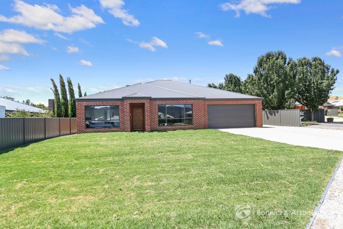 5 Gibson Blvd, Tangambalanga VIC 3691, Australia
