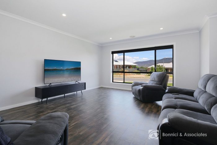 5 Gibson Blvd, Tangambalanga VIC 3691, Australia