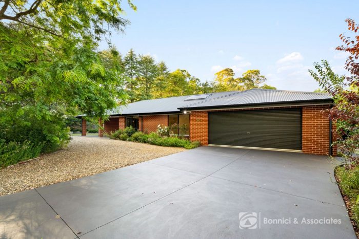 35 Gilchrist Ave, Beechworth VIC 3747, Australia