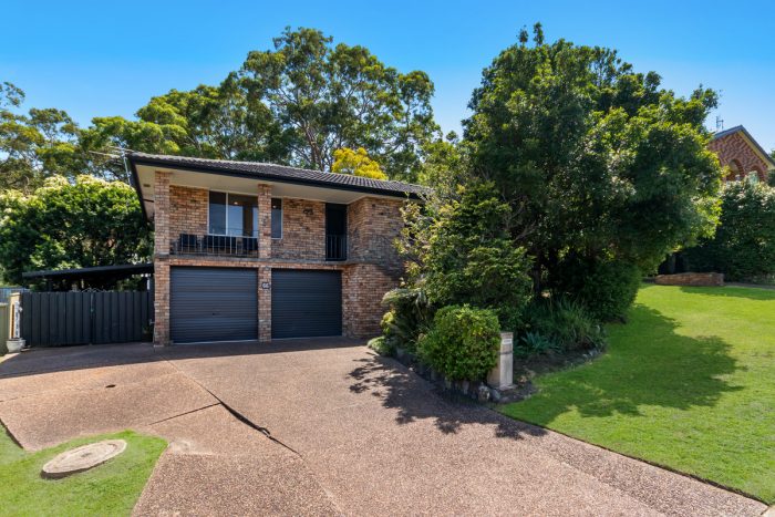 66 Glad Gunson Dr, Eleebana NSW 2282, Australia