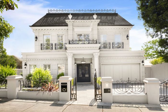 11 Glen Tower Dr, Glen Waverley VIC 3150, Australia