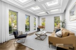 11 Glen Tower Dr, Glen Waverley VIC 3150, Australia