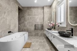 11 Glen Tower Dr, Glen Waverley VIC 3150, Australia