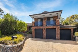 31 Halloran Dr, Jerrabomberra NSW 2619, Australia