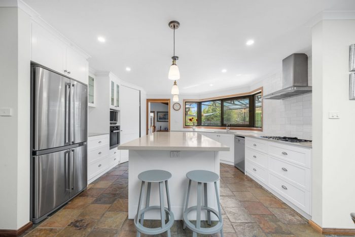 31 Halloran Dr, Jerrabomberra NSW 2619, Australia
