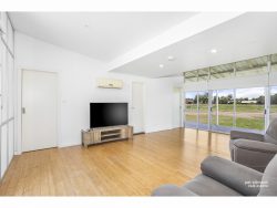 Unit 3/51 Bremner St, Blackwater QLD 4717, Australia