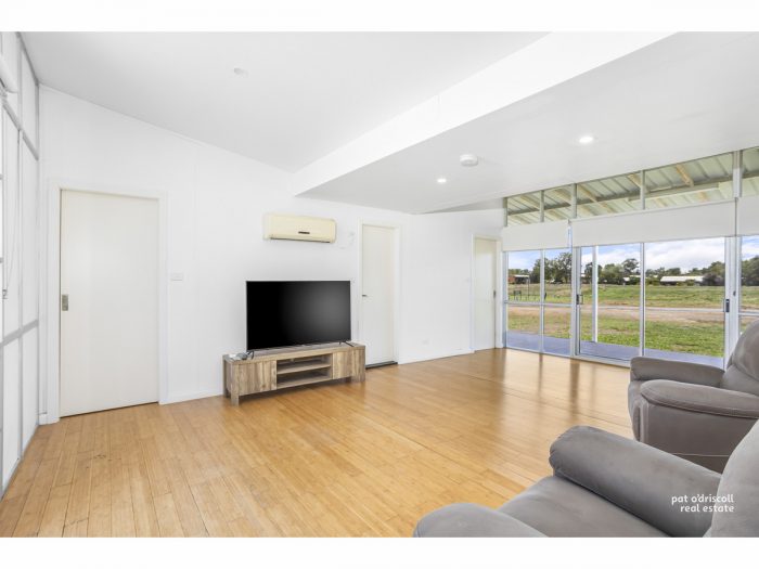 Unit 3/51 Bremner St, Blackwater QLD 4717, Australia