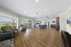 363 Aberglasslyn Rd, Aberglasslyn NSW 2320, Australia