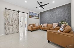 19 Hillcrest Rd, Alexander Heights WA 6064, Australia