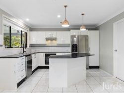 6 Valentine Cl, Greta NSW 2334, Australia