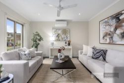 15 Jade Cct, Burwood East VIC 3151, Australia