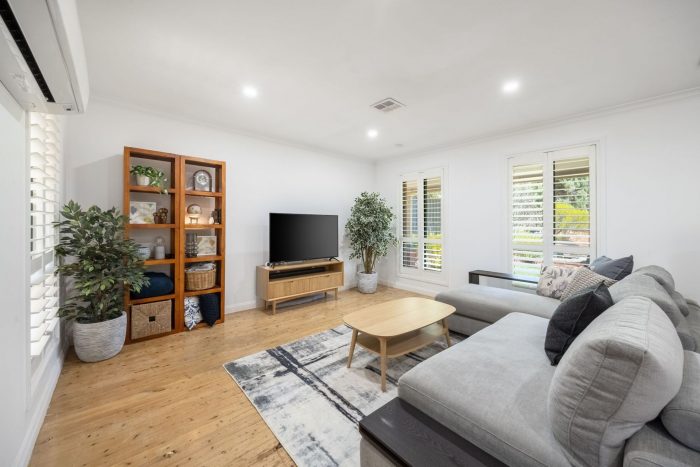10 Kinlyside Ave, Jerrabomberra NSW 2619, Australia