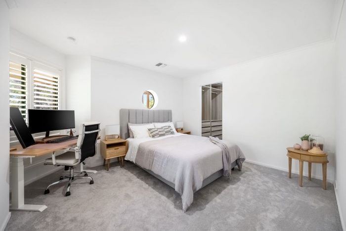 10 Kinlyside Ave, Jerrabomberra NSW 2619, Australia