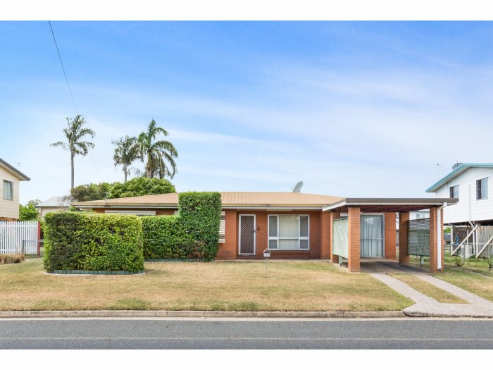 326 Farm St, Norman Gardens QLD 4701, Australia