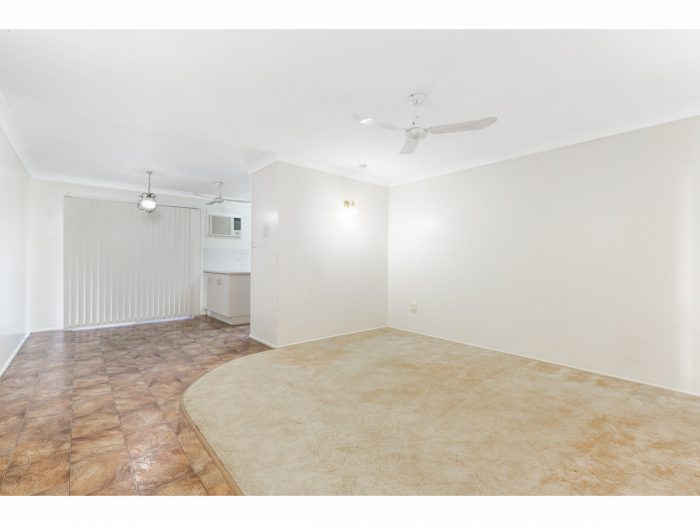 326 Farm St, Norman Gardens QLD 4701, Australia