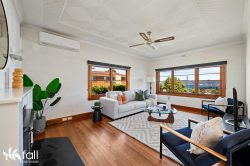 13 Malunna Rd, Lindisfarne TAS 7015, Australia