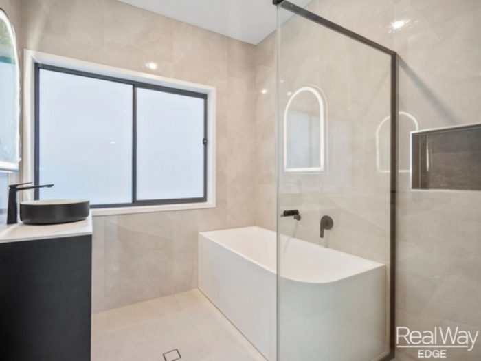 15 Matterhorn Way, White Rock QLD 4306, Australia