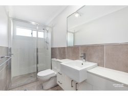 16/175 Frenchville Rd, Frenchville QLD 4701, Australia