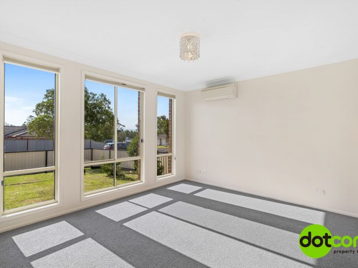 11 Nagle Cres Blue Haven NSW 2262, Australia
