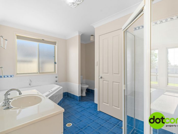 11 Nagle Cres, Blue Haven NSW 2262, Australia