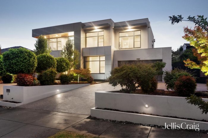 2 Oak Cres, Templestowe Lower VIC 3107, Australia