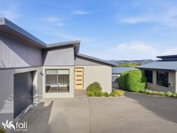 Unit 1/81 Oakdowns Parade, Oakdowns TAS 7019, Australia