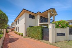 2/161-163 Ocean View Rd, Ettalong Beach NSW 2257, Australia