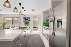 14 Plender Rd, Caversham WA 6055, Australia