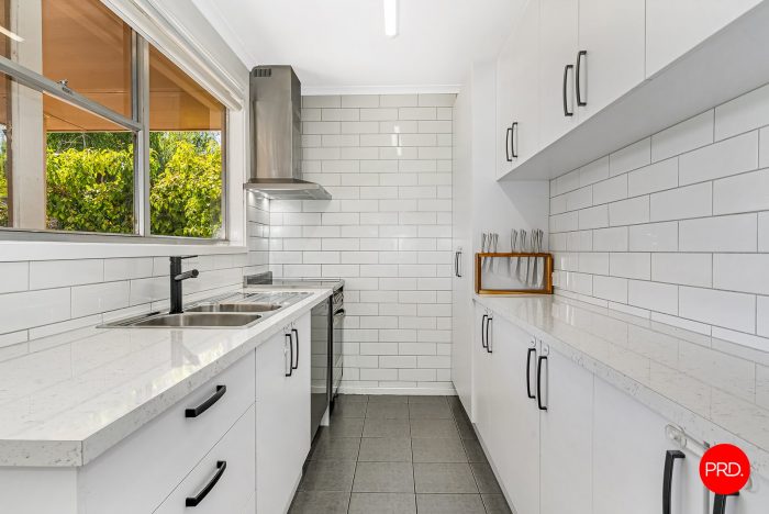 11 Owen St, Kennington VIC 3550, Australia
