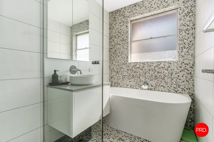 11 Owen St, Kennington VIC 3550, Australia