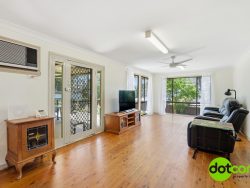 32 Parkside Dr, Charmhaven NSW 2263, Australia