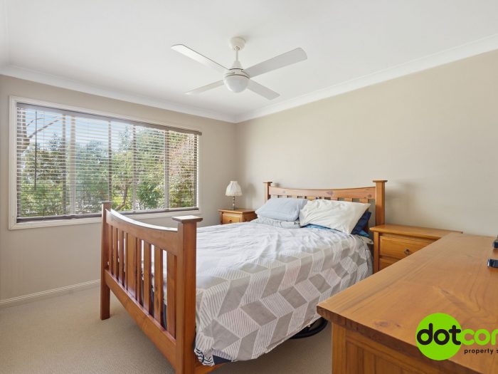 32 Parkside Dr, Charmhaven NSW 2263, Australia