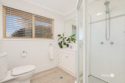 38 Torquay Rd, Redland Bay QLD 4165, Australia